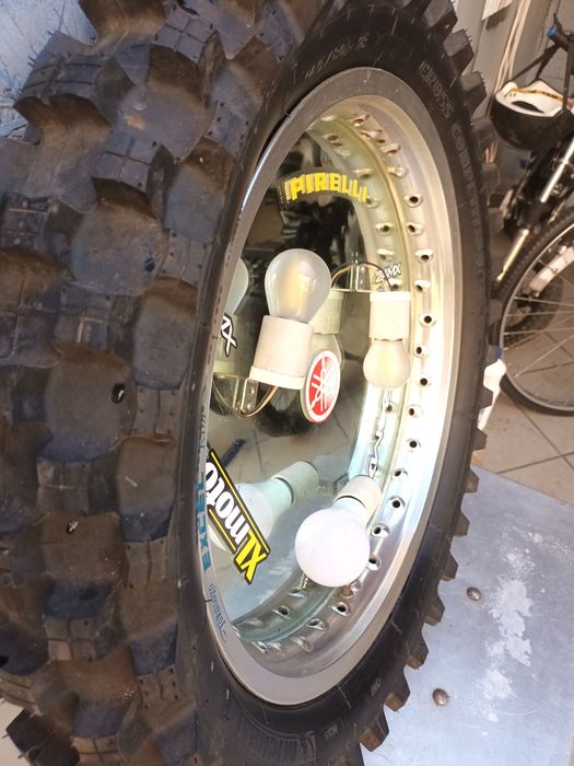 Vând aplica de tavan sau perete