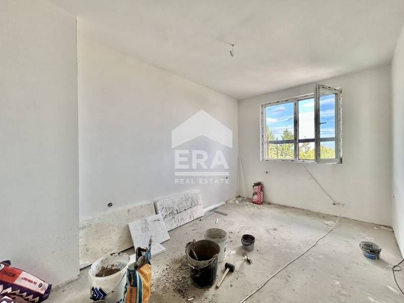 Продава се Тристаен апартамент в София, Горна баня - 86 кв.м за 2114 €/кв.м - Снимка #3