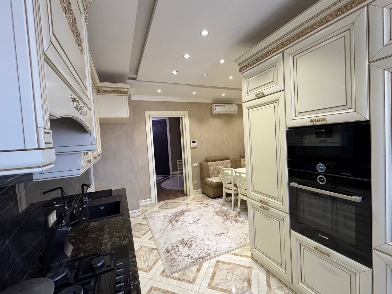 Аренда 4/7/8 Себзор Ж/К Golden House 140-кв.м 2 та санузел бор