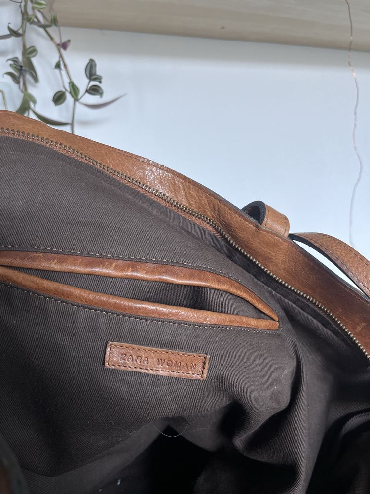 Кожена чанта zara