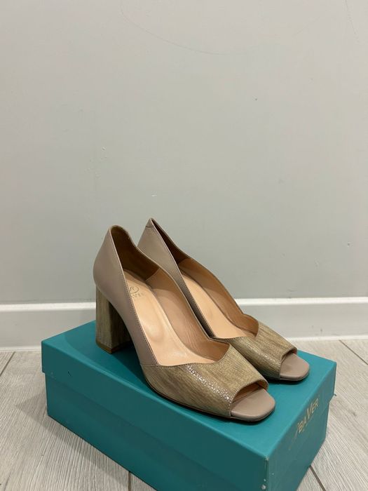 Босоножки от Baver