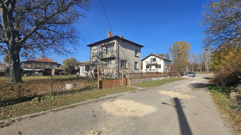 Продава се къща в с. Габер