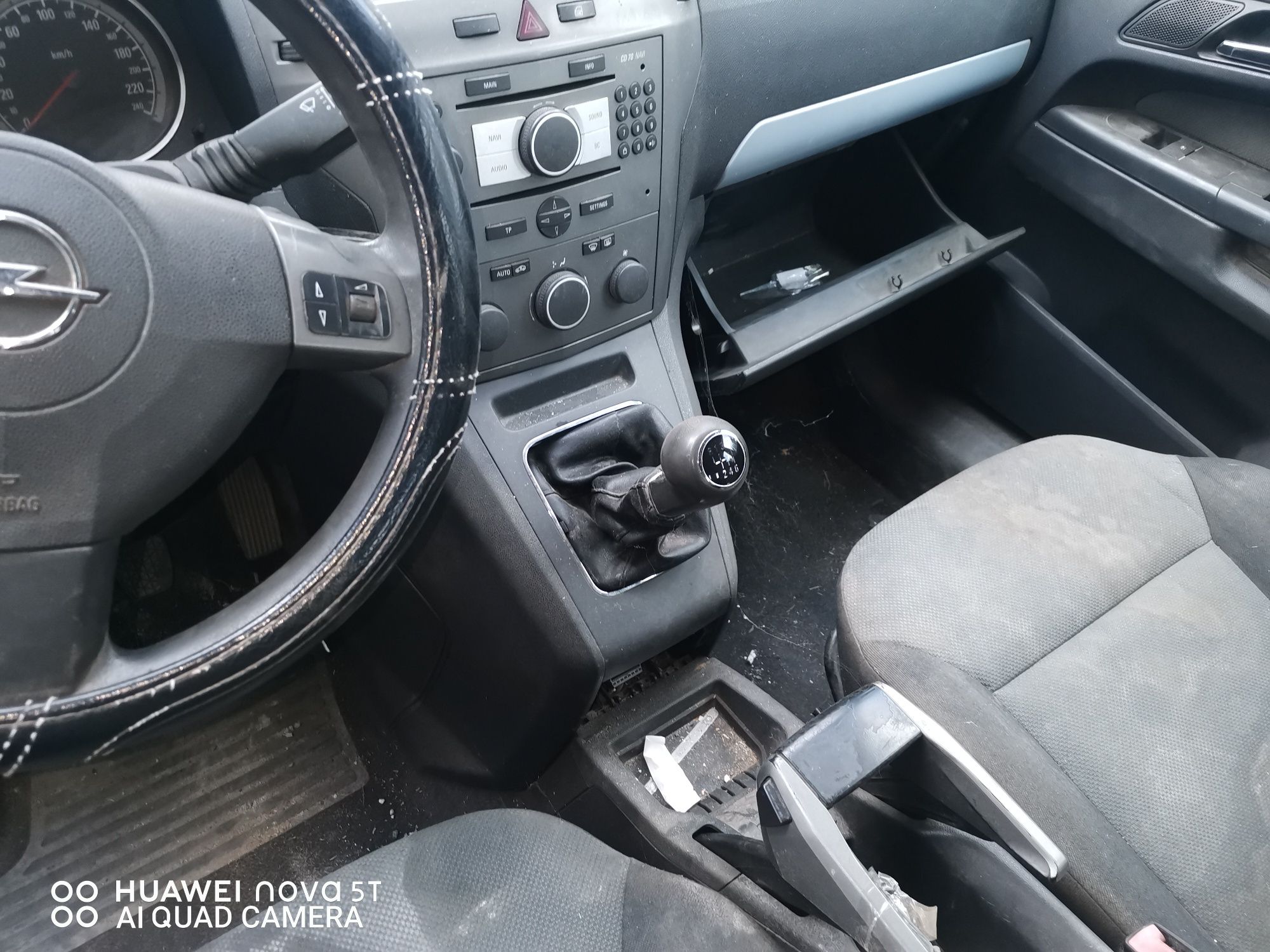 Opel Zafira B  1,9cdti 101 ксНа части