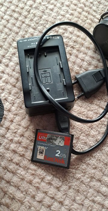 Продавам Фотоапарат Nikon D300