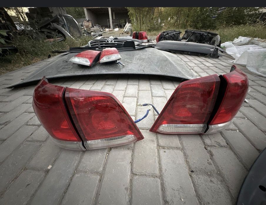 Задние фонари на toyota land cruiser