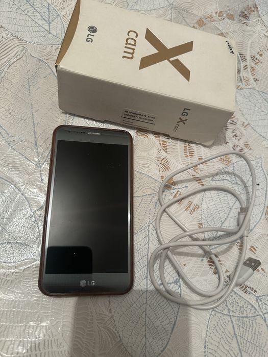 Телефон LG в хорошем состоянии торг