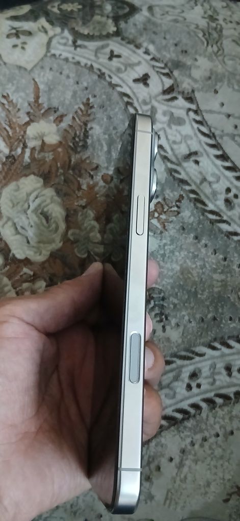 IPhone 16 промакс сотилади