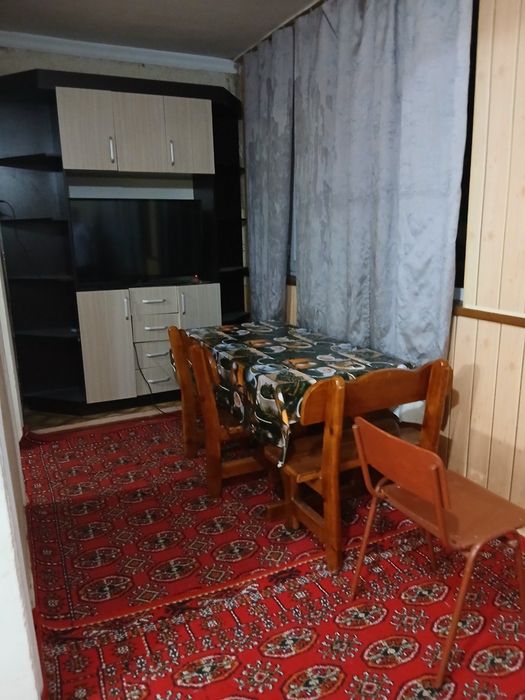 Здаёться 2ком 2этаж Микрарайон