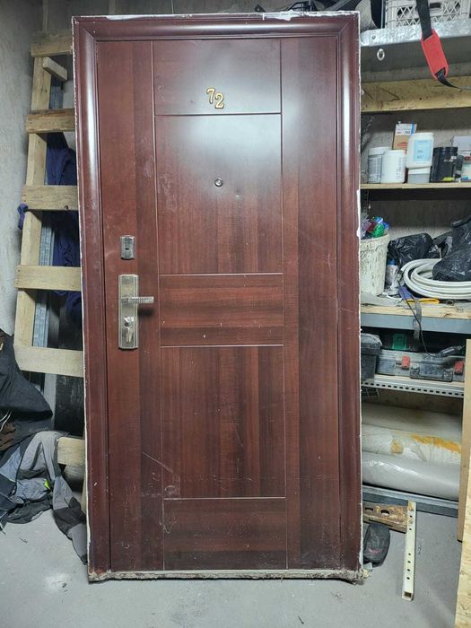 Входная дверь Б/У