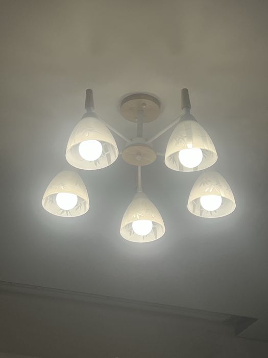 продам люстры в отличном состоянии