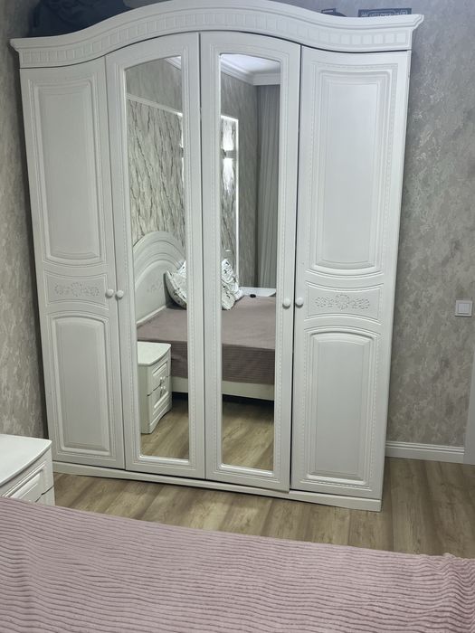 Продам спальную гарнетуру