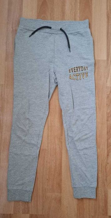 Продам свитер для мальчика