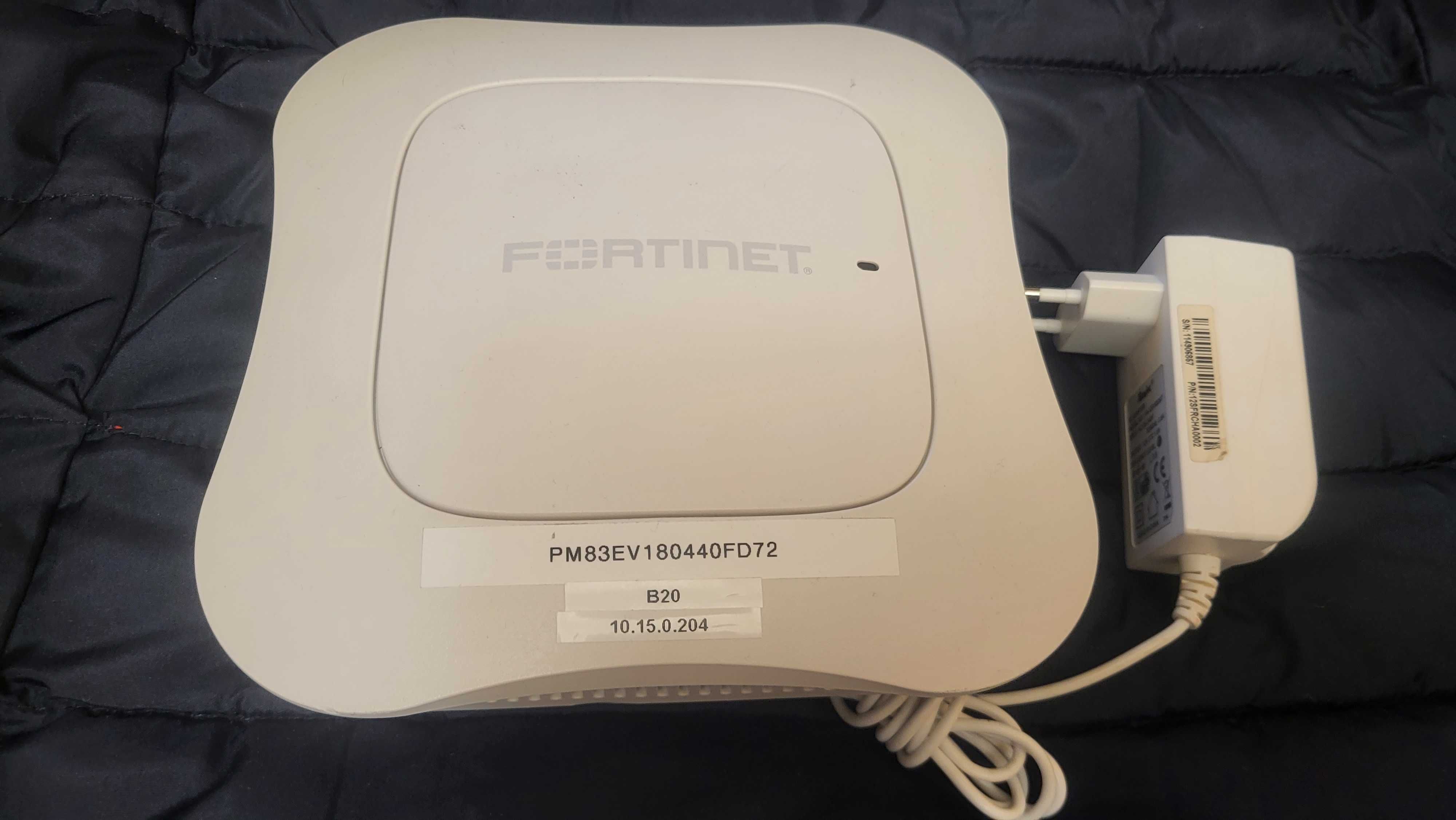 FORTINET Access Point Ap832e  se aprinde