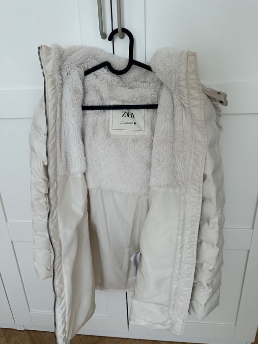 Бяло зимно яке Zara