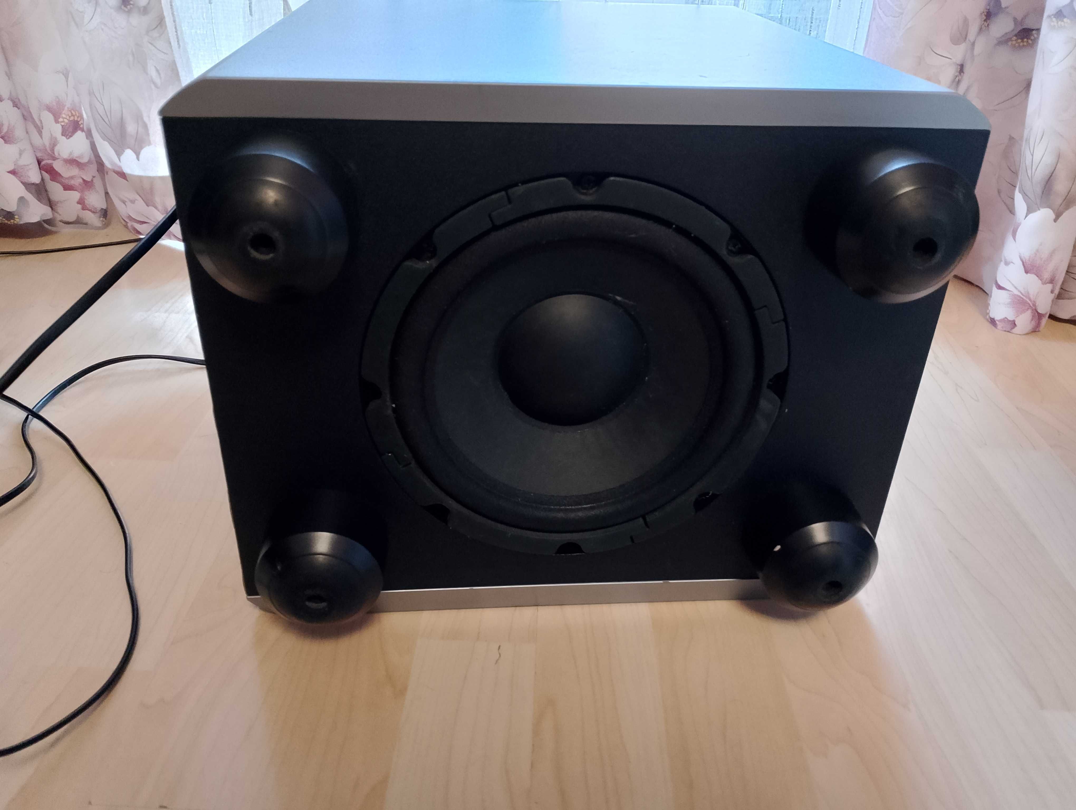 Продавам  активен събуфер JBL