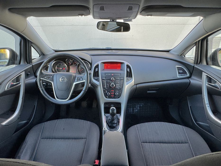 Opel Astra J 1.7 CDTI 2012