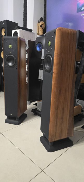 Boxe podea Chario Constellation Cygnus MK1  High-End