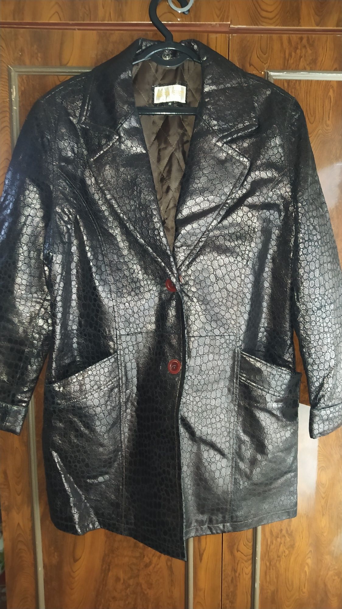 Женская куртка демесизонная размер M