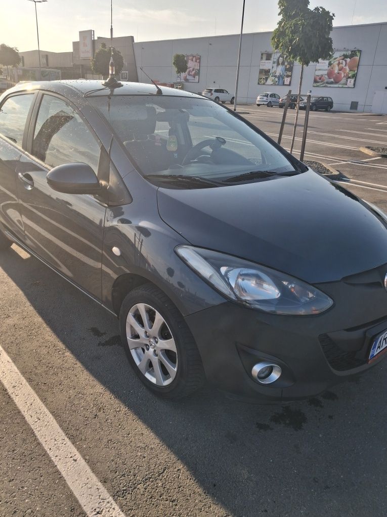Mazda 2 anulu fabricație 2011