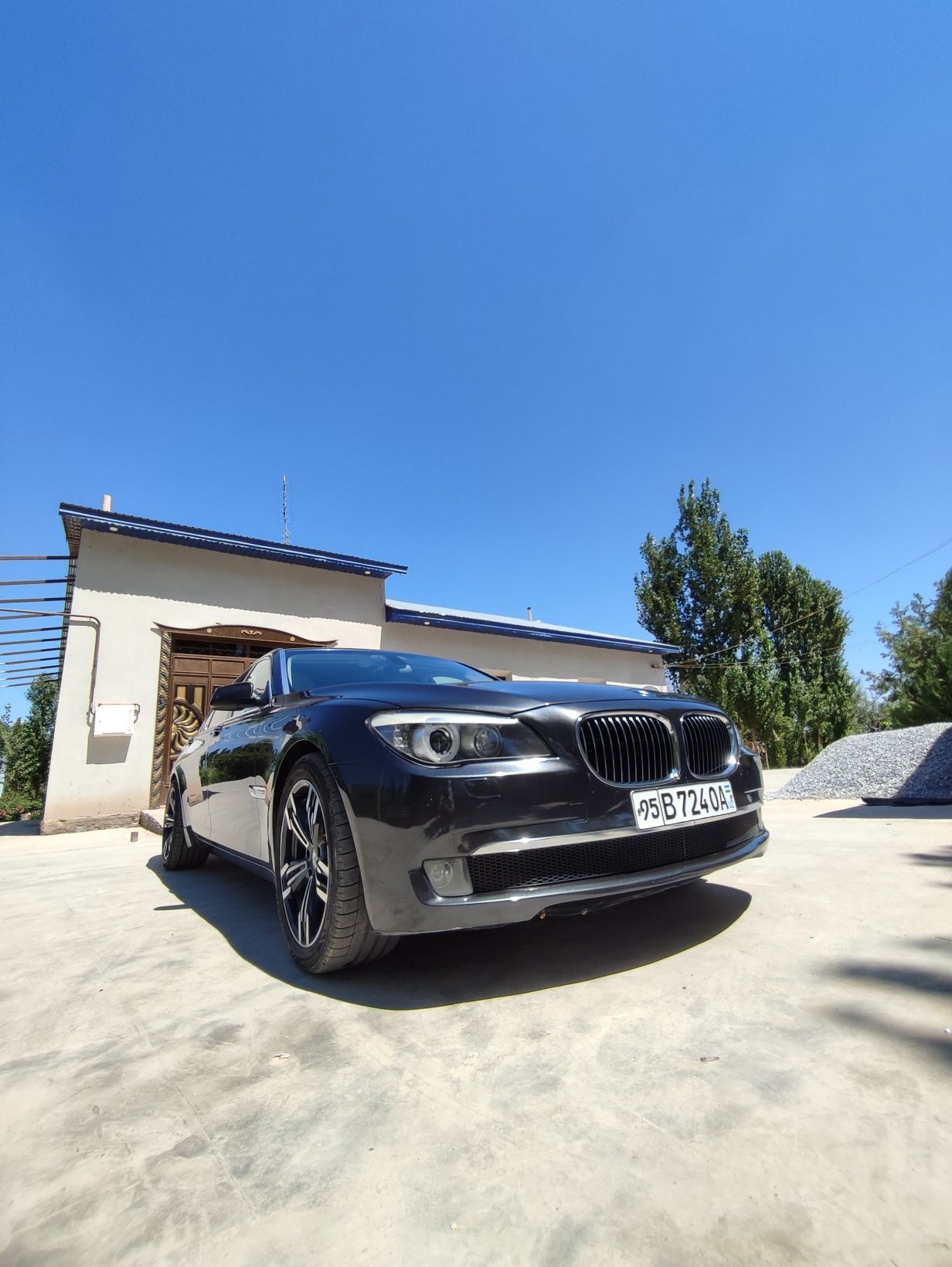 BMW 750LI Sotiladi