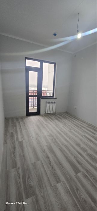 Novastroykadan yangi hali hech kim yashamagan remontli tayyor uy