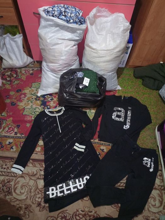 Очень много женских вещей