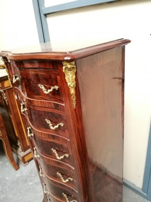 Superb săptămânal comodina in stil francez cu intarsii și elemente din