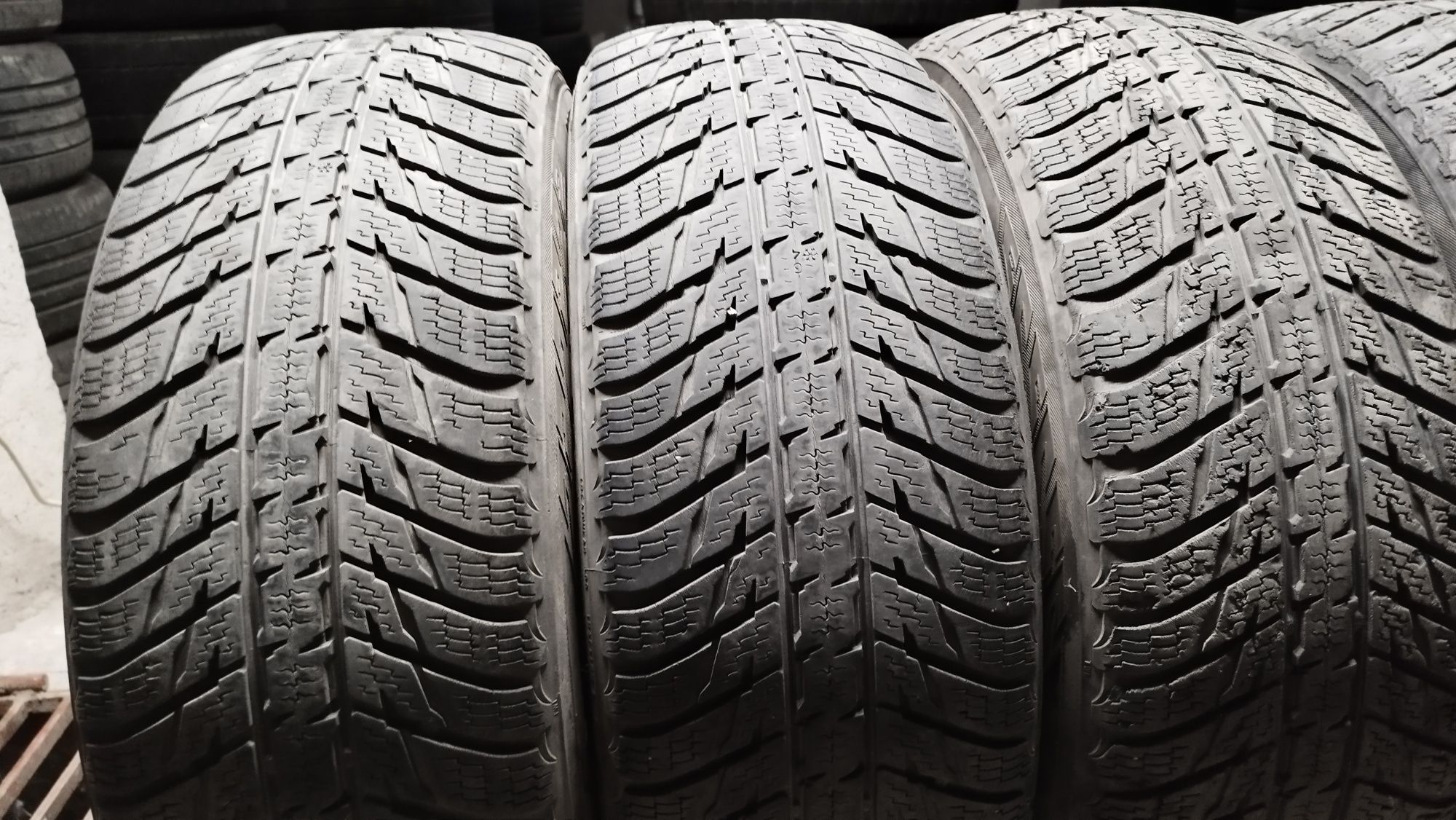 Nokian 215/65/16