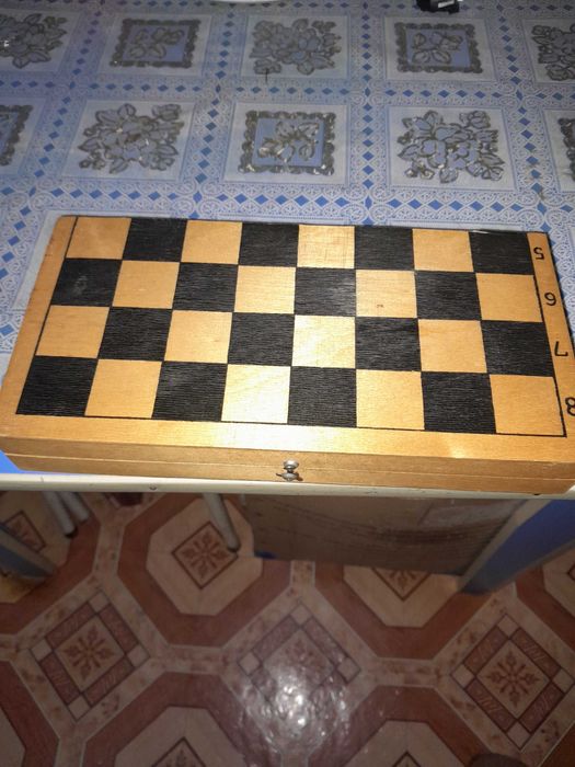 продам шахматы с доскои