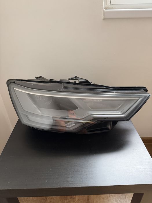Vând far dreapta Audi A6 C8 LED (non matrix)