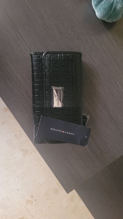 Порфейл нов tommy hilfinger