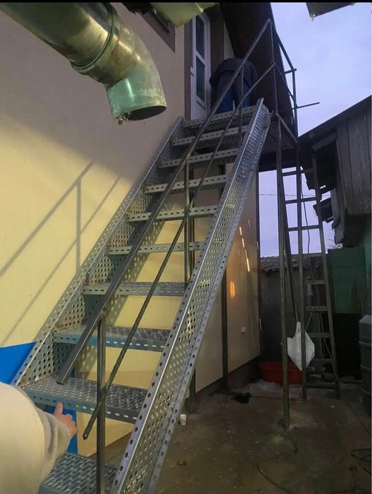 Scara metalica la cel mai mic preț