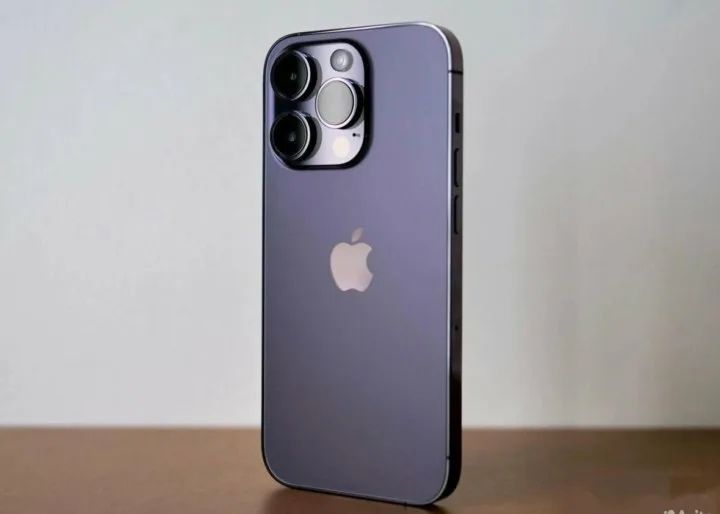 Продам айфон 14 про