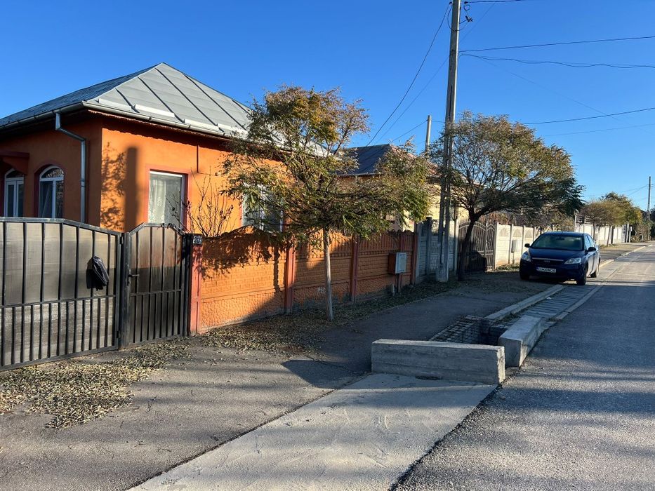 Casă Cârcea # Toate utilitățile #Asfalt# Se vinde Mobilată si utilată#