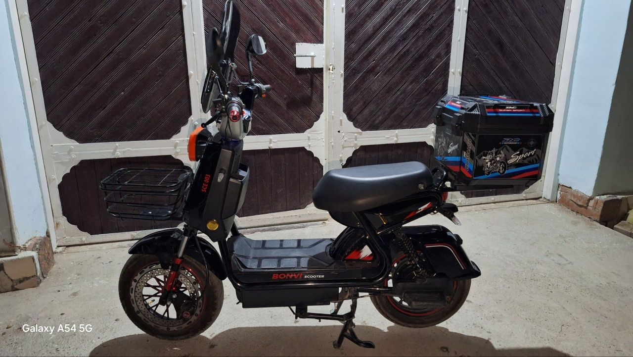 Bonvi skuter SCE003