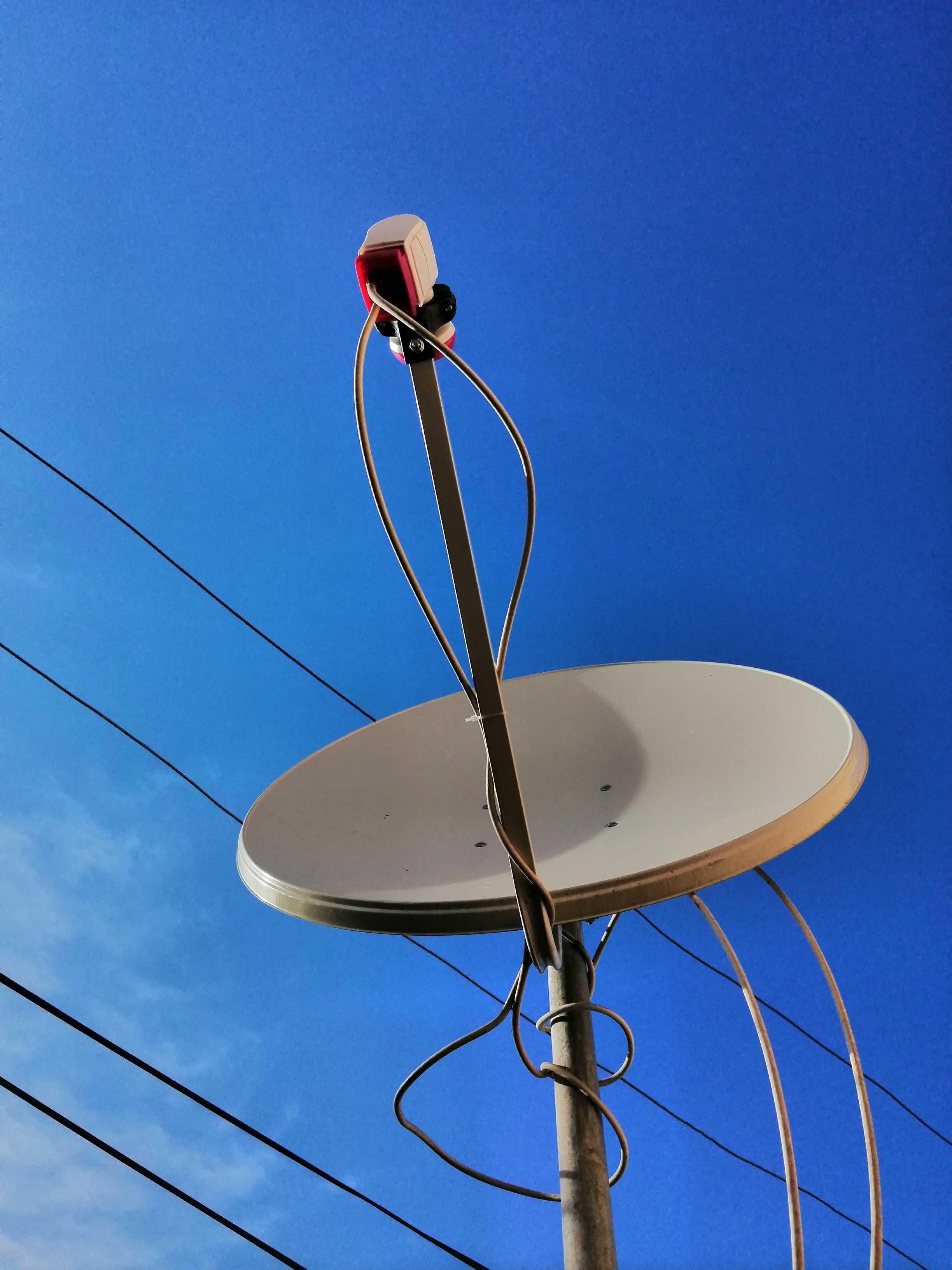 Antena parabolică și decodor