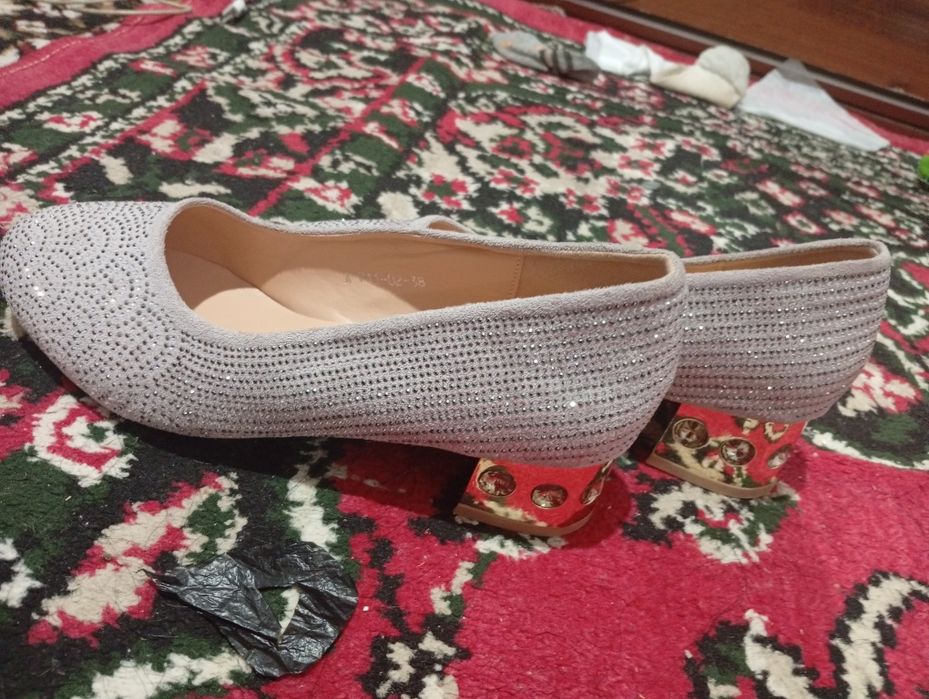 Tazai kiyilmagan vichrniy tufli