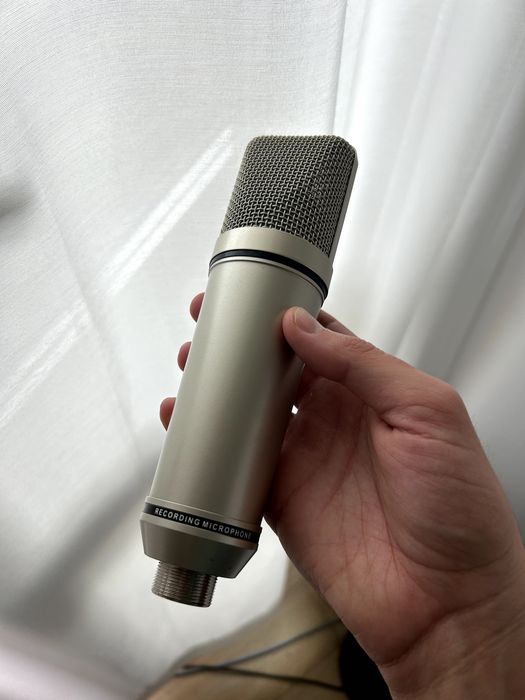Neumann U87 РЕПЛИКА (добър звук)