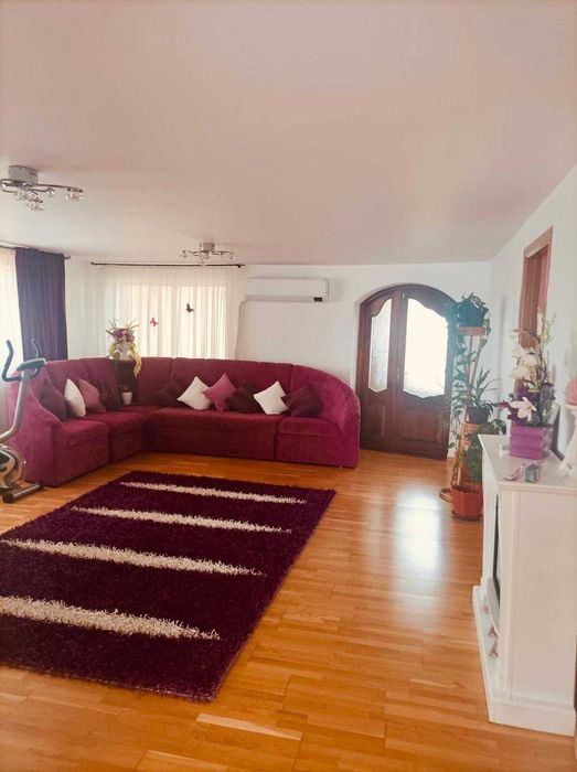 Vând Casa 5 camere si alte dependințe