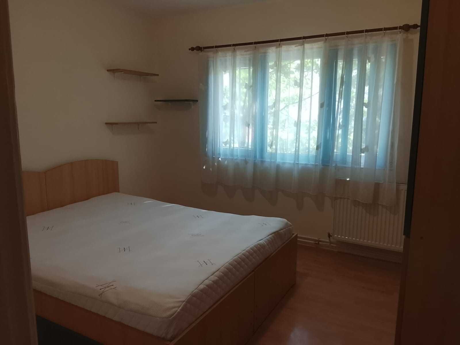 Ap 2 camere, decomandat, mobilat, et.1, Stefan cel Mare - de inchiriat