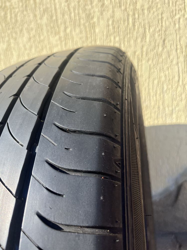 4 бр. летни гуми 235/55/20 Dunlop DOT 4021 2x6 mm 2x4 mm