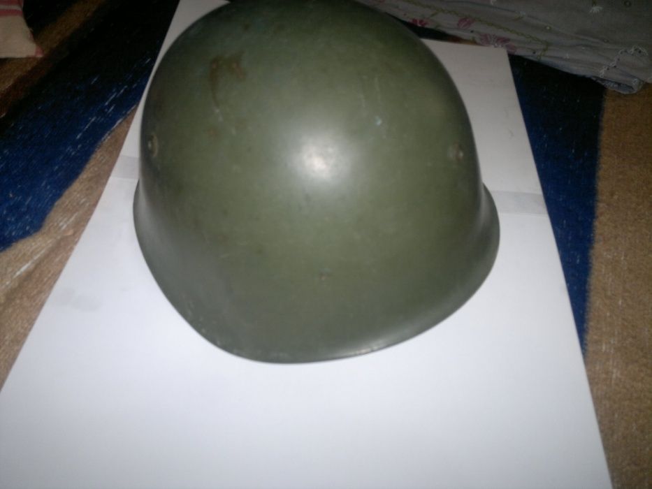 Военна каска,противогаз,сухарни торби