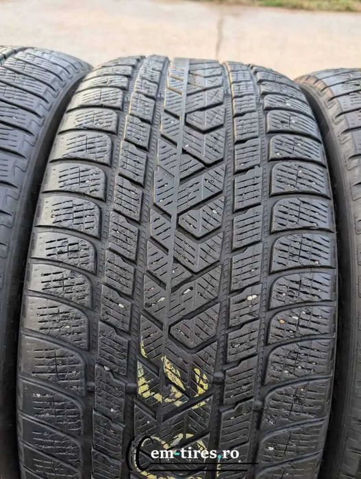 SET 4 Anvelope Iarna 275/40 R22 PIRELLI Scorpion Winter 107V