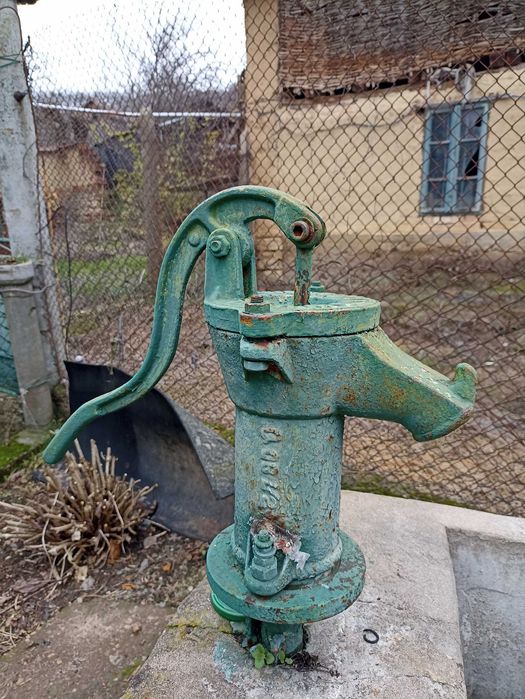 Ръчна помпа за вода