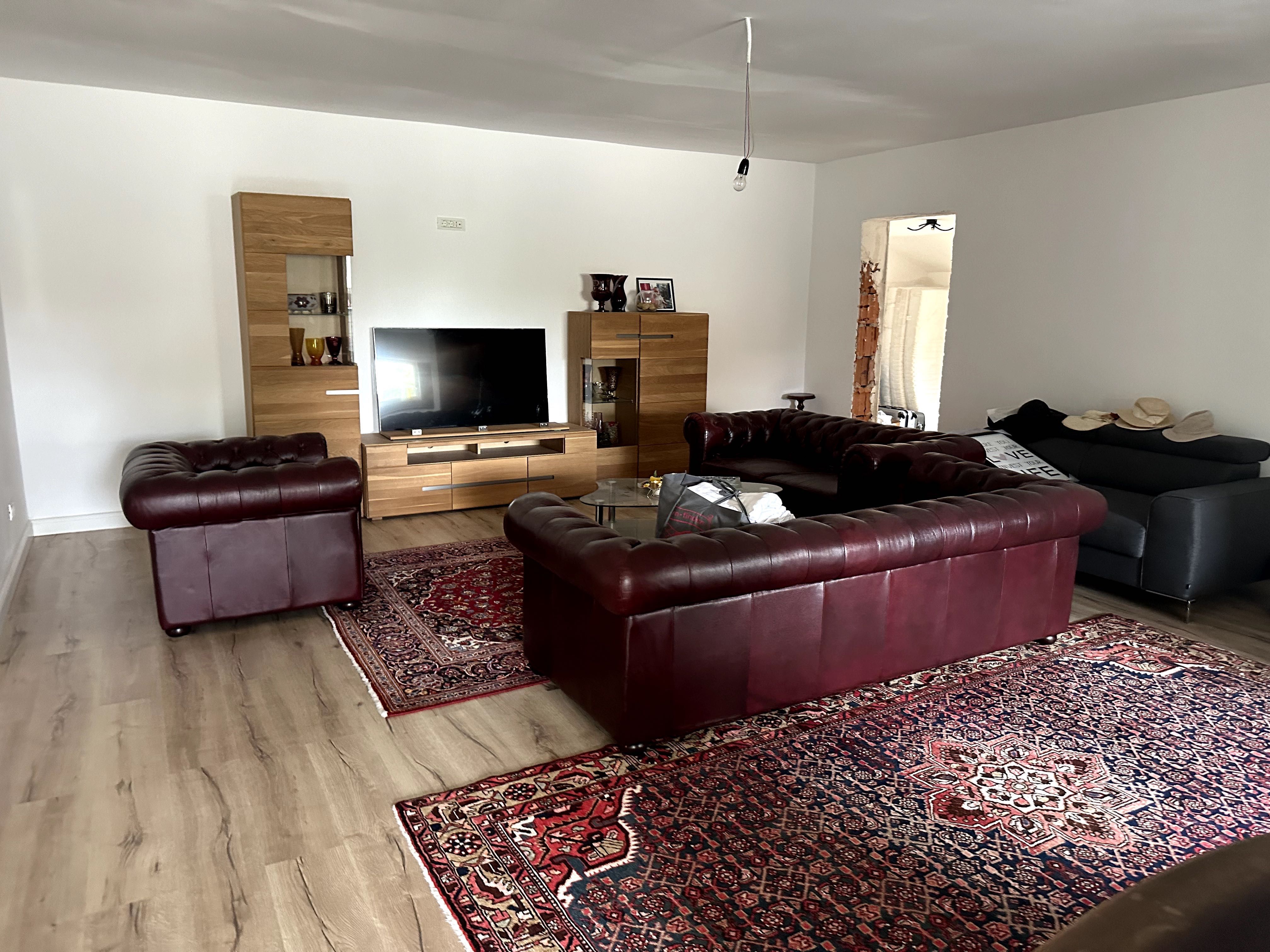 Vand casa noua stil Chalet American cu mobila