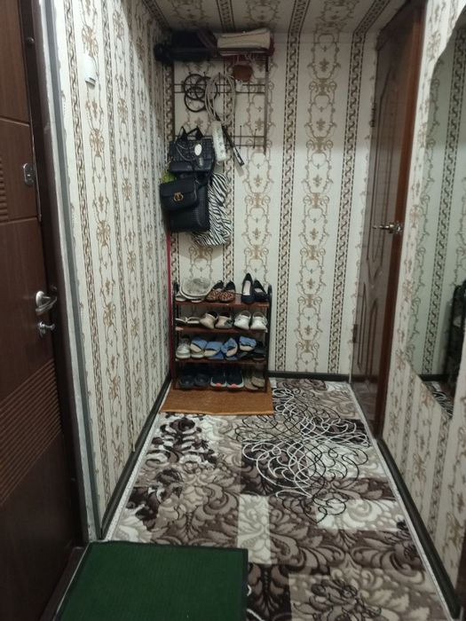 Продаю 1 ком квартира на 4 этаже 4 этажного дома. Авиосозлар 4.