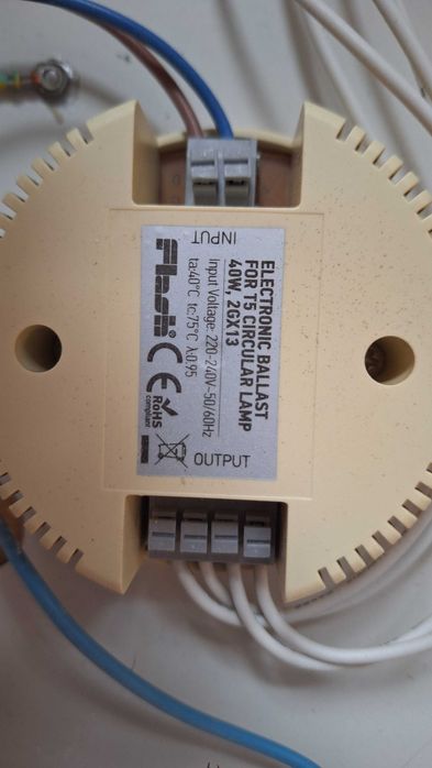Corp de iluminat cu tub fluorescent circular
