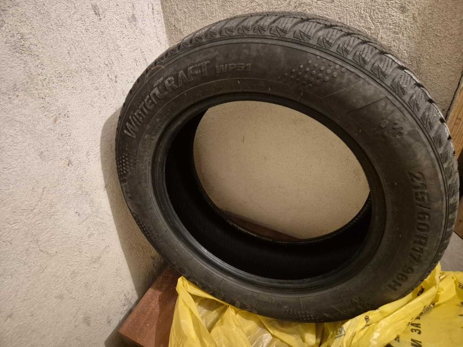 4 броя зимни гуми KUMHO 215/60R17 96H WinterCraft WP51