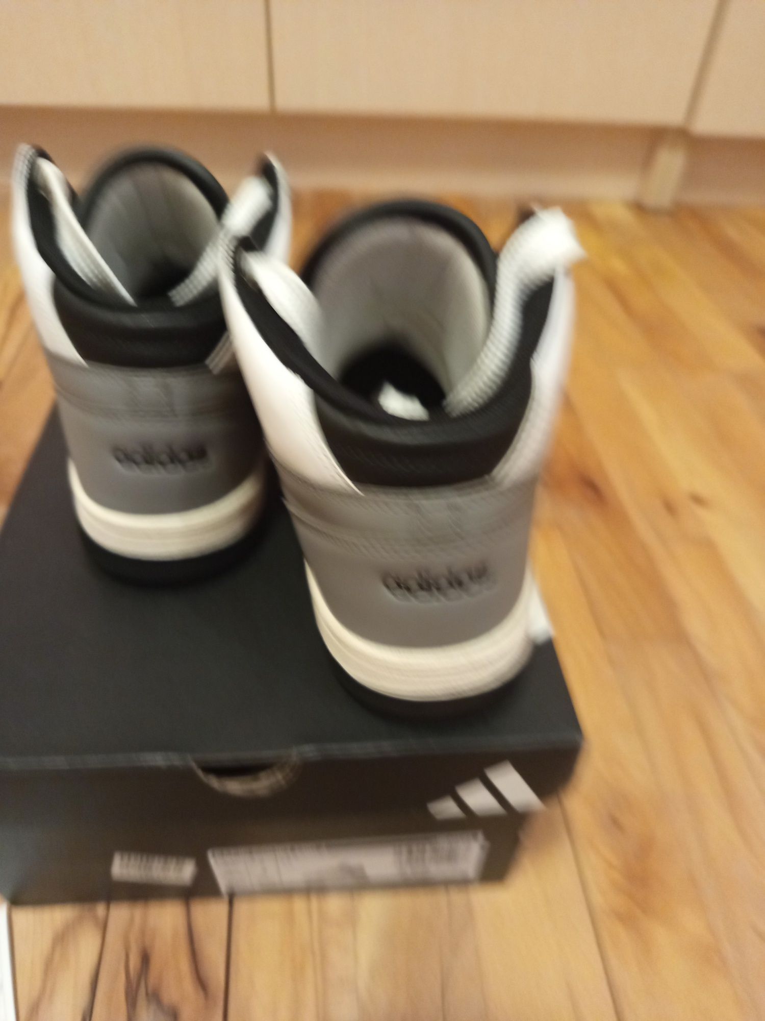 Обувки adidas, р.36 2/3