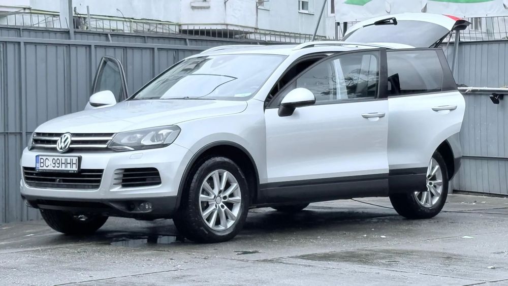 Volkswagen Touareg Întreținută, perfectă pentru călătorii, se poate atașa rulotă